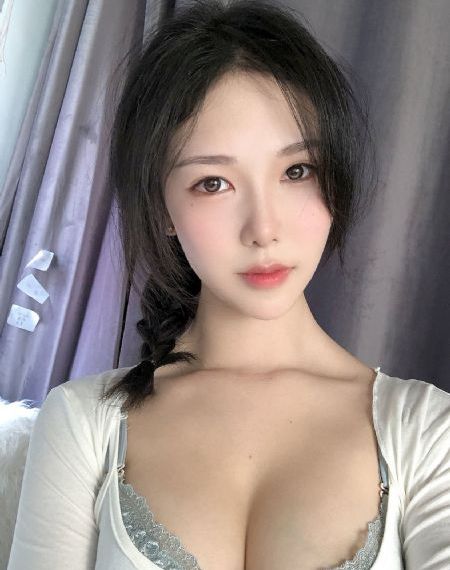 911亚洲第一精品青草依依_BD电影完整版