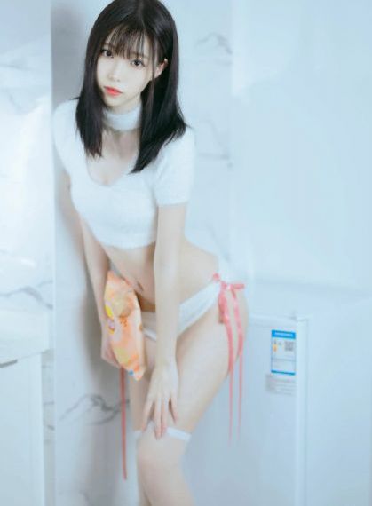老女人弄逼图片_剧情片在线观看完整版